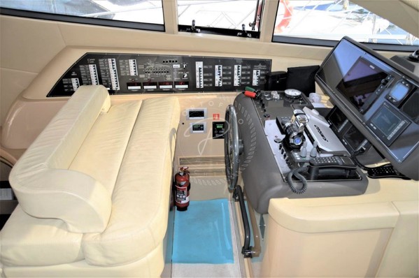 2006 FERRETTI 550 FLY
