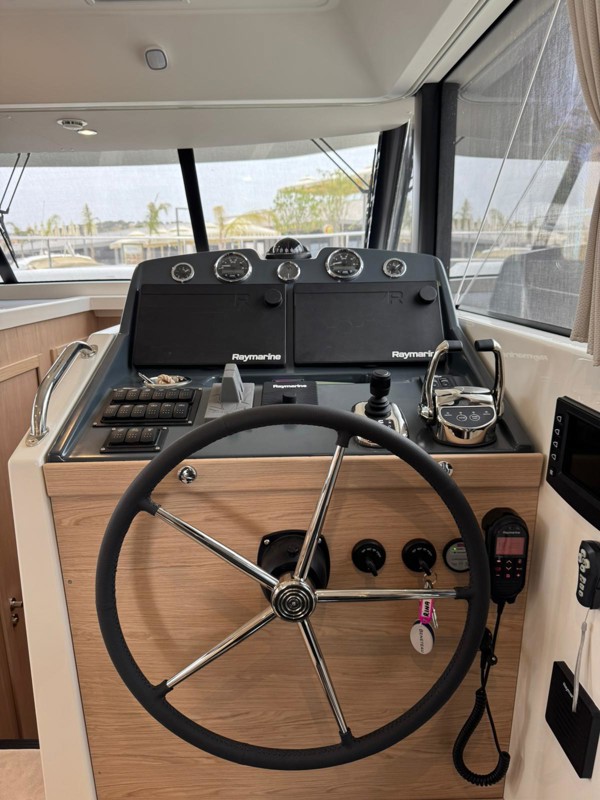 2025 BENETEAU SWIFT TRAWLER 48