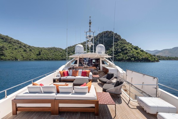 2013 FERRETTI CUSTOMLINE 124