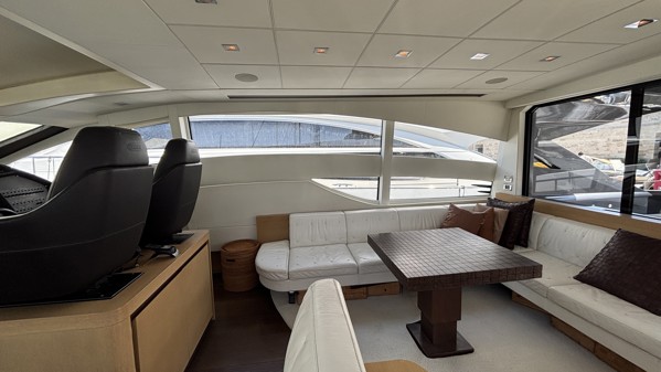 2012 PERSHING 72