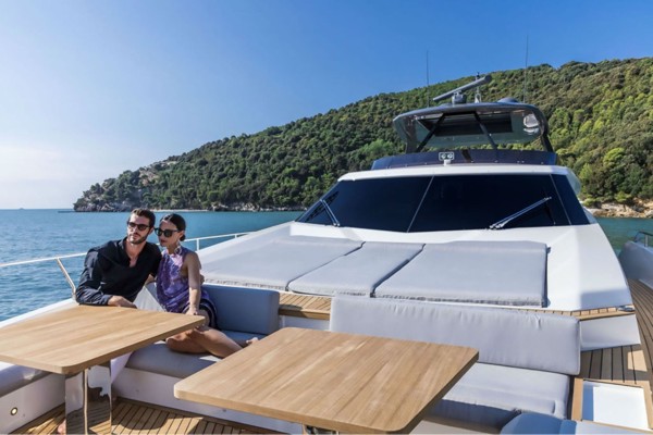 2021 FERRETTI YACHTS 920