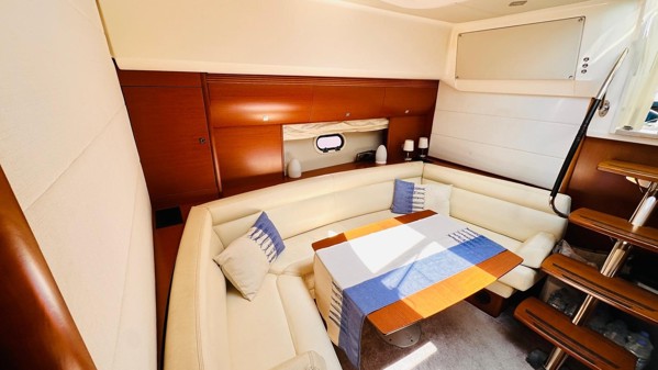 2011 PRESTIGE 440 S 