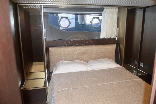 2017 FERRETTI 850