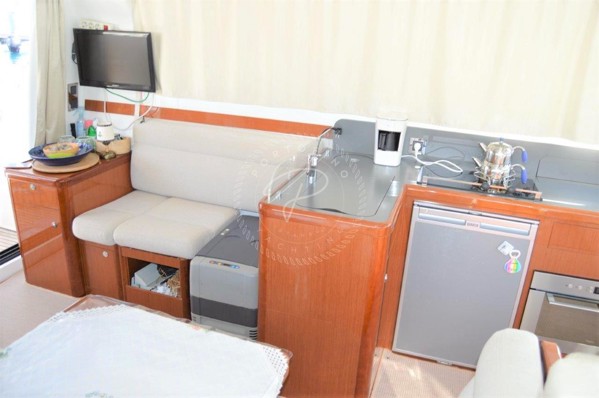 2013 BENETEAU ANTARES 42