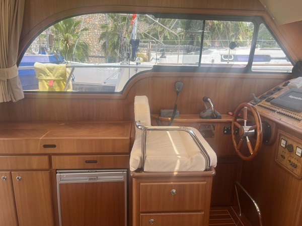 2012 VIKING MARIN 34 SEDAN