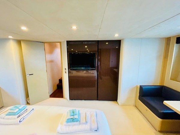 2010 PRINCESS 85