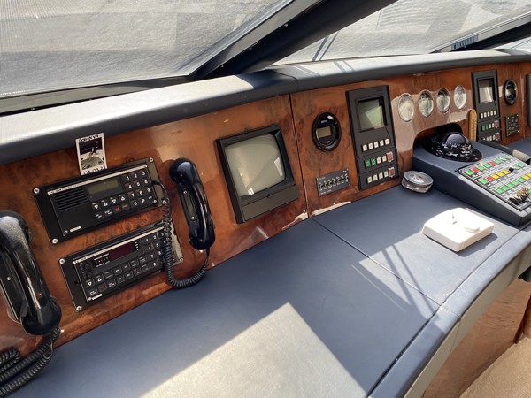 2000 FALCON 86