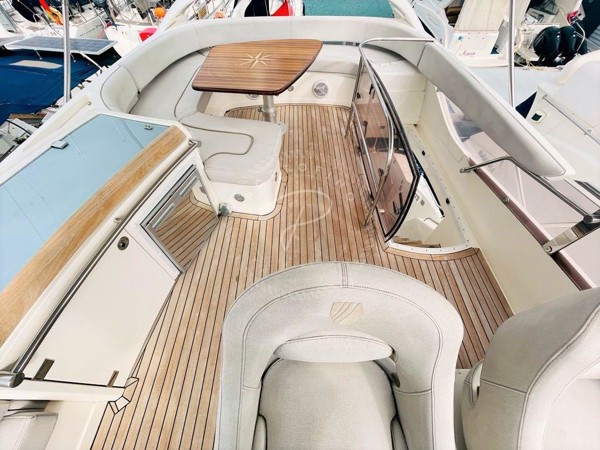 2009 FAIRLINE PHANTOM 48