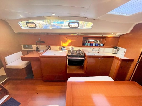 2010 BENETEAU OCEANIS 40 