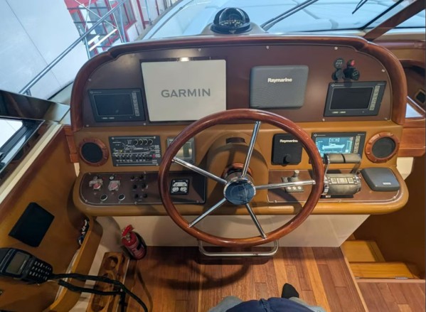 2006 MOCHI CRAFT DOLPHIN 51