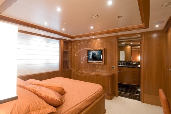 2007 | 2017 BENETTI VISION 145