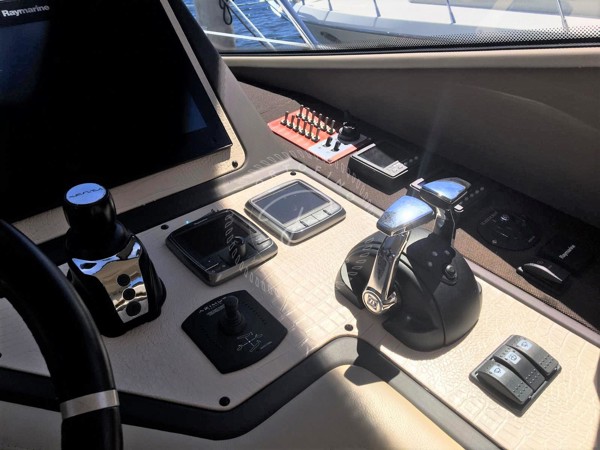 2016 AZIMUT 64 FLY