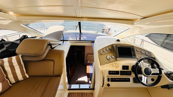 2011 PRESTIGE 440 S 