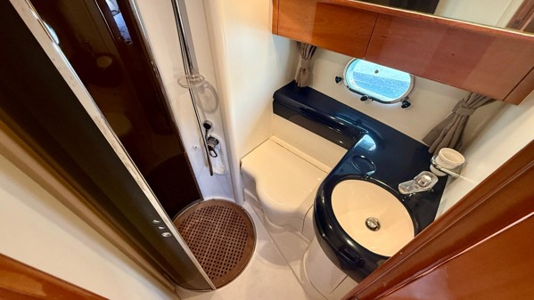 2002 PRINCESS 40