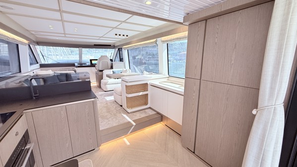 2025 AZIMUT MAGELLANO 60