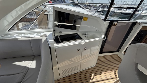 2014 BENETEAU GT 38