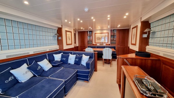 2011 BENETTI SAIL DIVISION 82