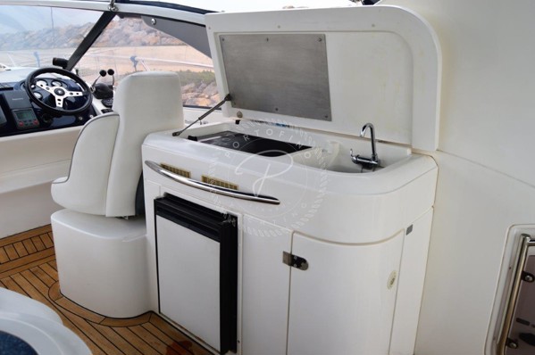 2005 FAIRLINE TARGA 40