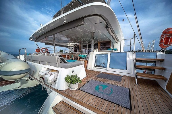 2012 LAGOON 620