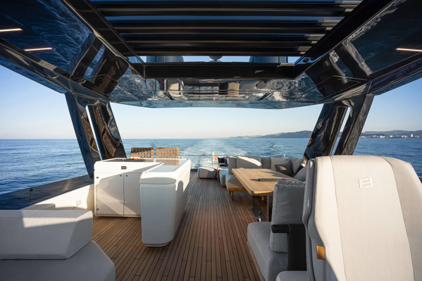 2022 FERRETTI 780