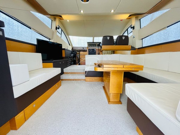 2009 FAIRLINE PHANTOM 48