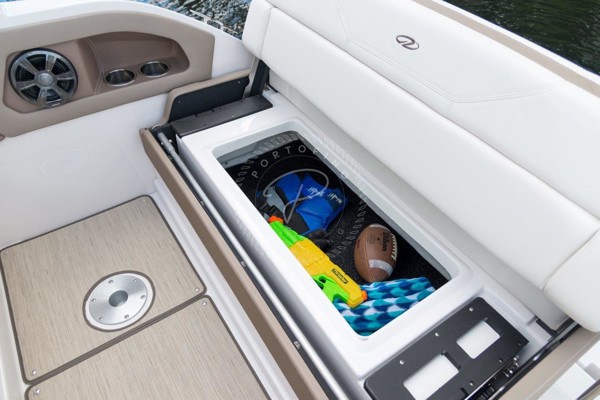 2019 REGAL 28 EXPRESS