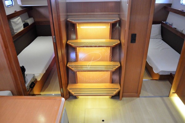 2011 BAVARIA 43 HT