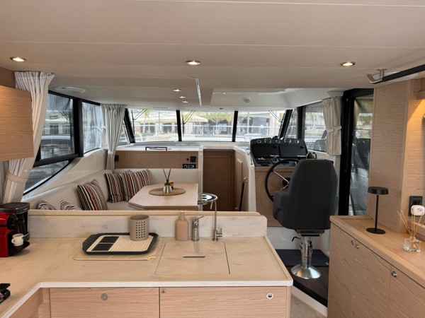 2025 BENETEAU SWIFT TRAWLER 48