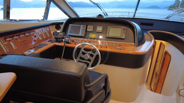 2003 FERRETTI YACHTS 590