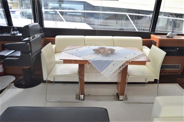2010 PRESTIGE 60 FLY