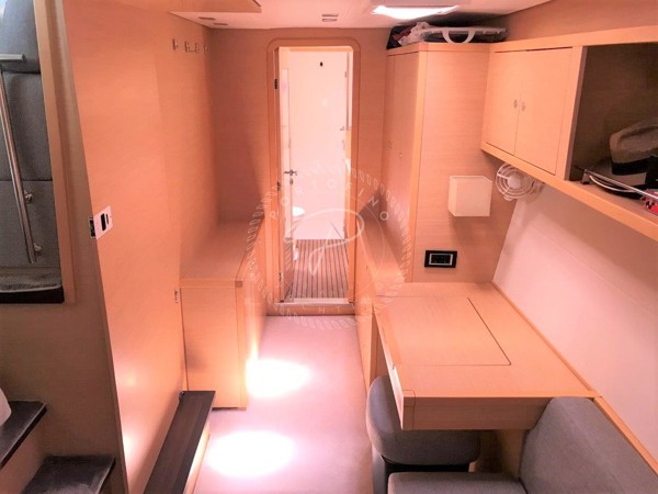 2011 LAGOON 450 F