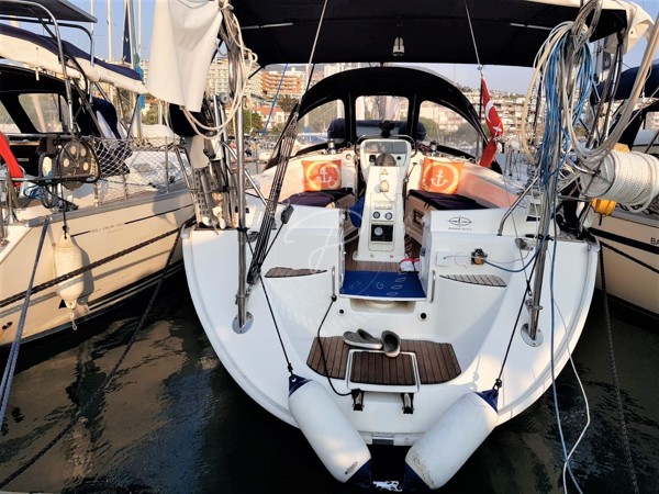 2005 BAVARIA 38 CRUISER