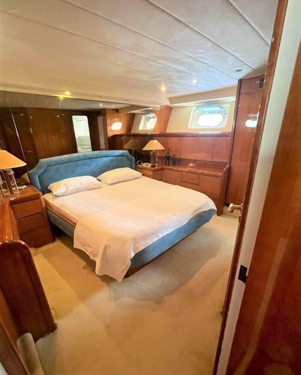 1993/2023 FALCON 80