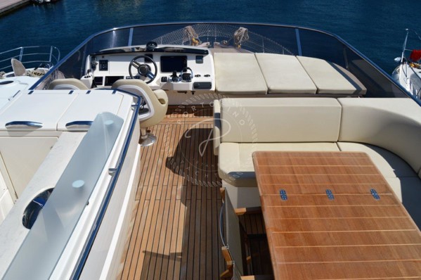 2013 ABSOLUTE 72 FLY
