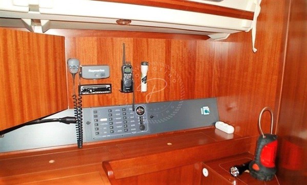 2010 DUFOUR 425 GL