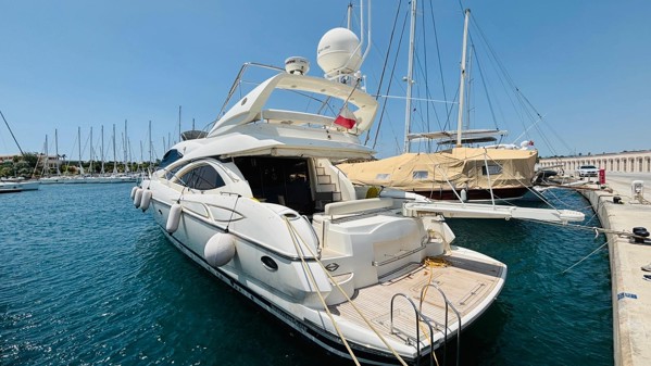 2000 SUNSEEKER MANHATTAN 64