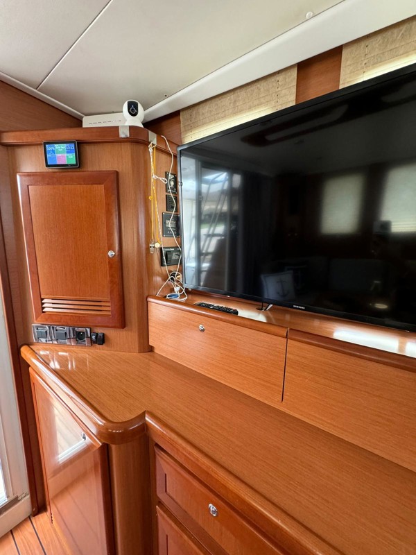 2010 BENETEAU SWIFT TRAWLER 42