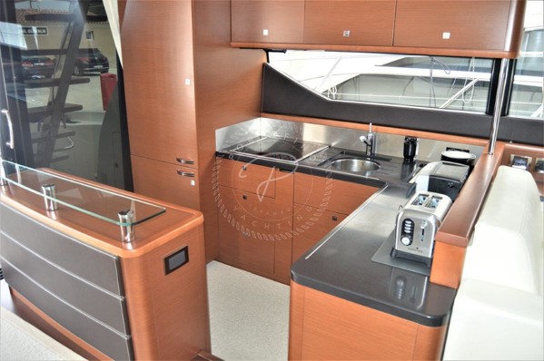2010 PRESTIGE 60 FLY
