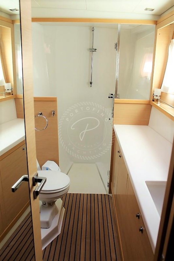 2011 LAGOON 450 F