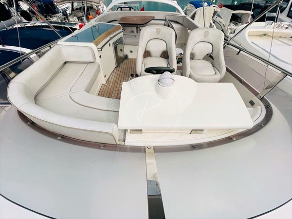 2009 FAIRLINE PHANTOM 48