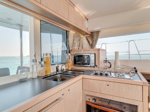 2013 LAGOON 39