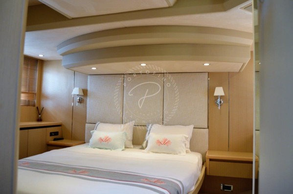 2010 PRINCESS 54
