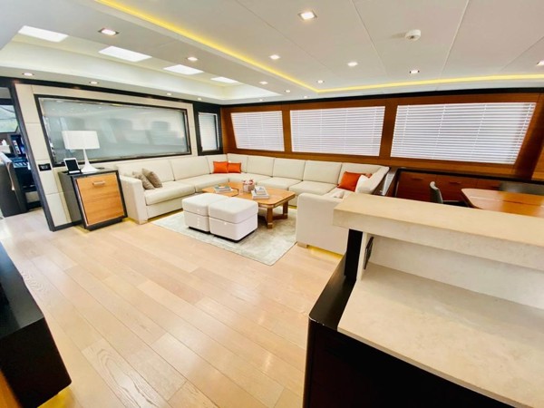 2015 MANGUSTA 132