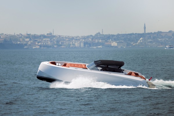 2021 VANQUISH 45 