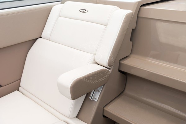 2019 REGAL 28 EXPRESS