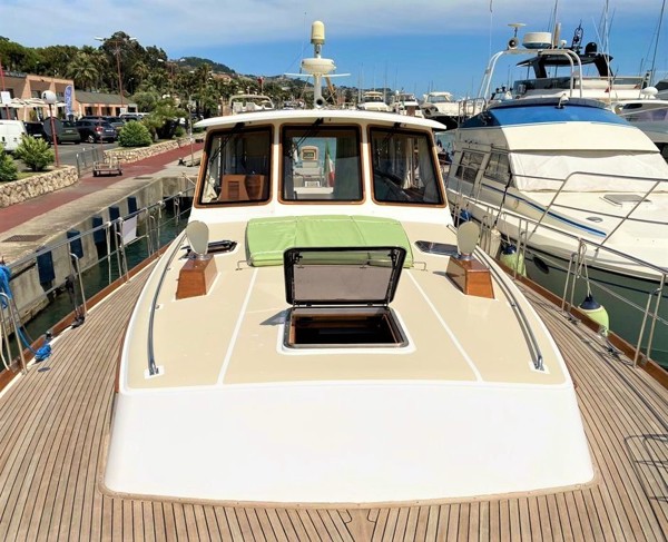2004 GRAND BANKS EASTBAY 54 SX