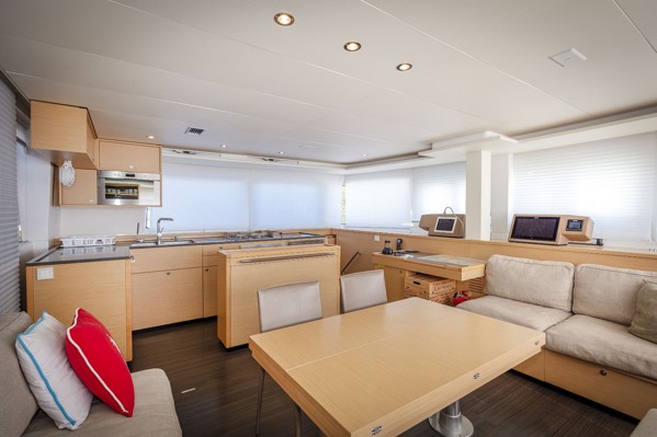 2017 LAGOON 560 