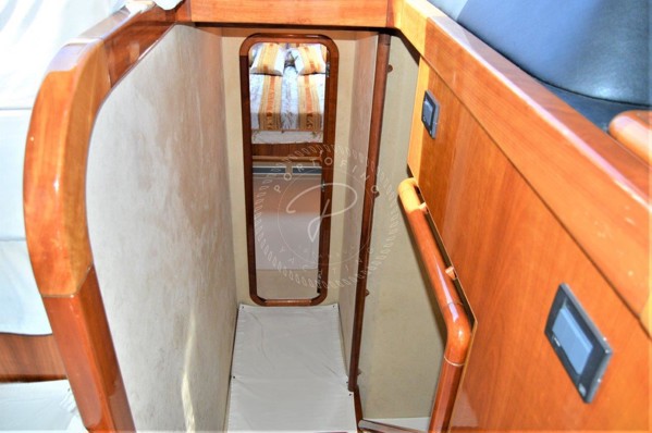2001 FERRETTI YACHTS 80
