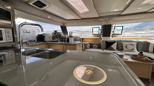 2016 FOUNTAINE PAJOT HELIA 44