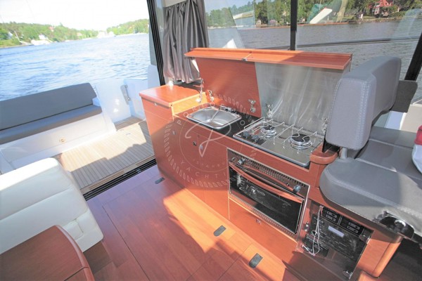 2011 JEANNEAU NC 11